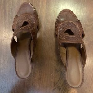 Beautiful Bottega Veneta brown heels